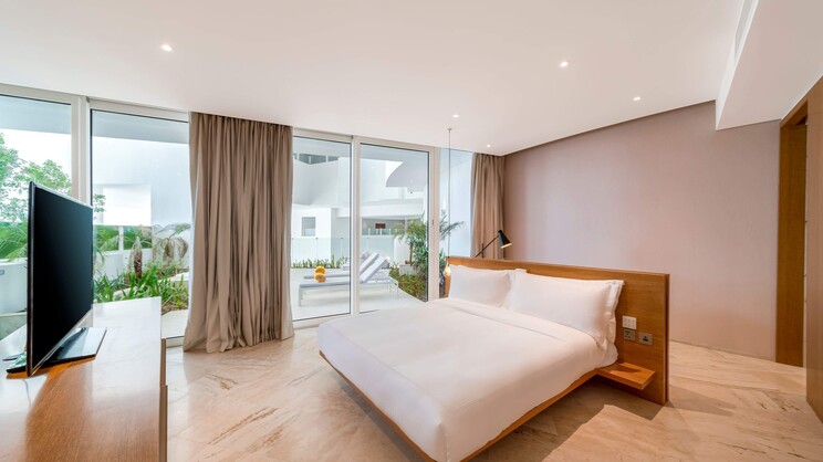  Master Suite Jacuzzi